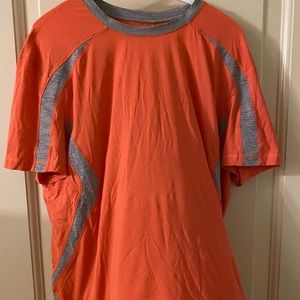 Men’s Lululemon top